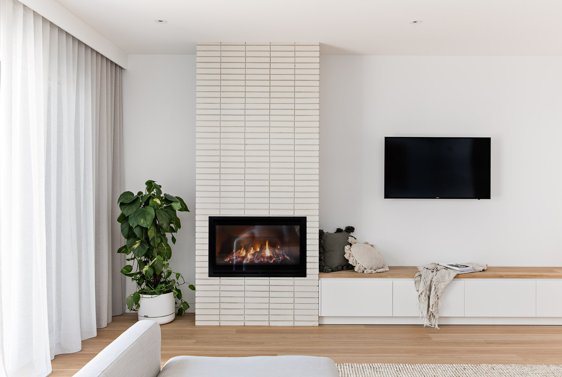 ESCEA DF SINGLE SIDED GAS FIREPLACE HAUS COLLECTIVE BRISBANE GOLD COAST SUNSHINE COAST